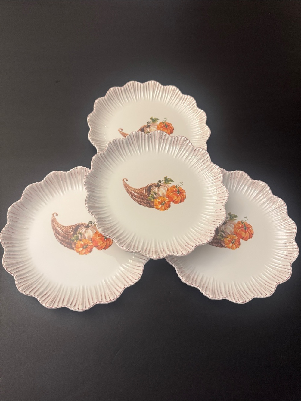 NWOT 4pc White Scalloped Melamine Salad Plates with Autumn Pumpkin Motif